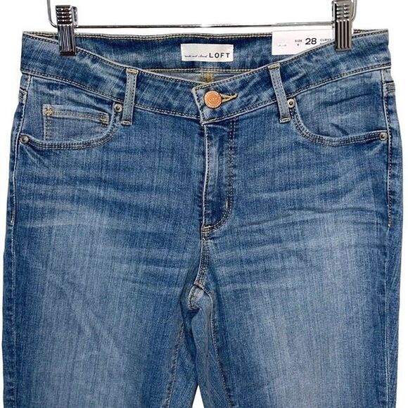 Ann Taylor LOFT Womens Frayed Hem Curvy Cropped Skinny Jeans Blue Size 6/28 NWT - Picture 2 of 9